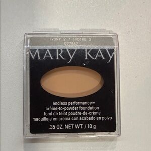 Mary Kay Endless Performance Crème-to-Powder Foundation - Ivory 2